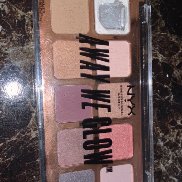 Nyx eyeshadow - Picture 3 of 3